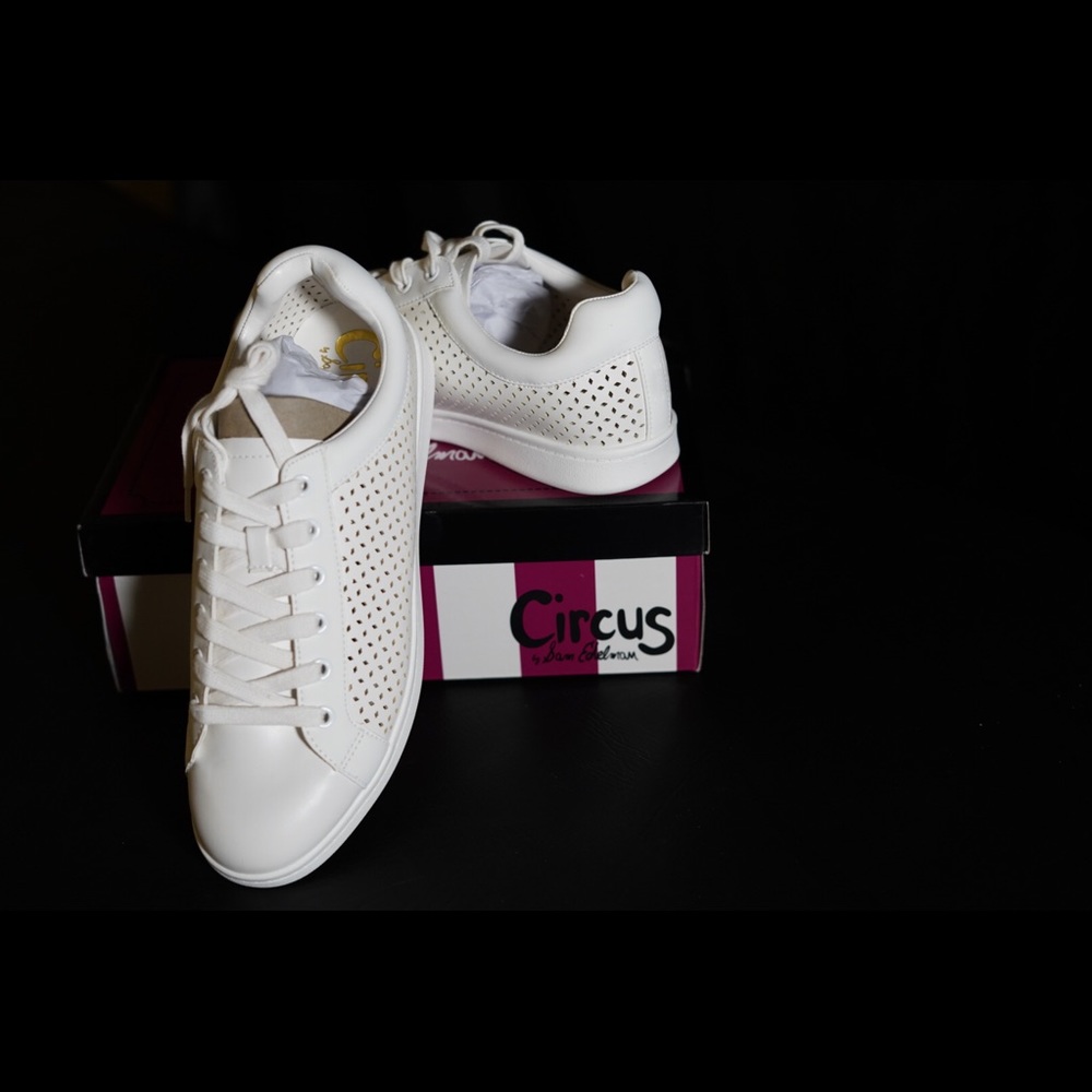 White leather tennis shoes